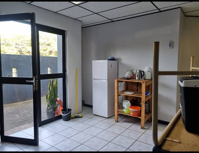 110M² OFFICE TO LET IN SONHEUWEL